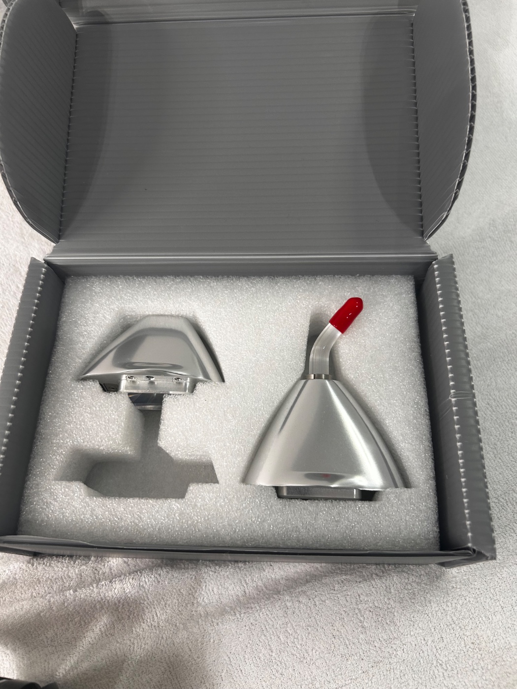 Profesjonalny laser do depilacji FENIX Sunborn 2400 2025r — zdjęcie 5