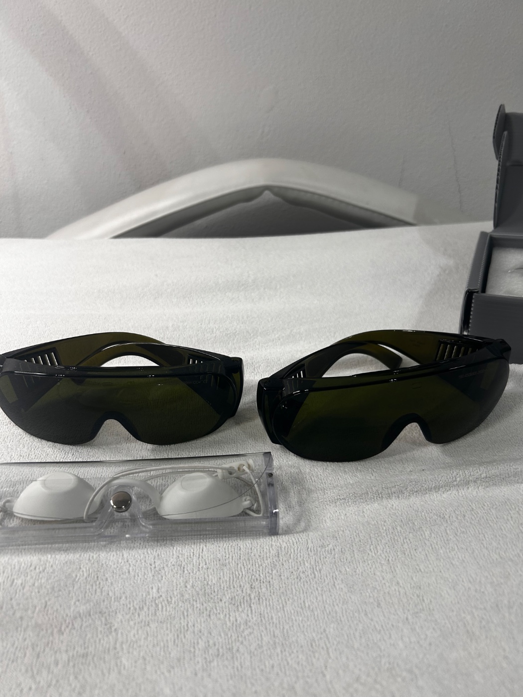 Profesjonalny laser do depilacji FENIX Sunborn 2400 2025r — zdjęcie 4